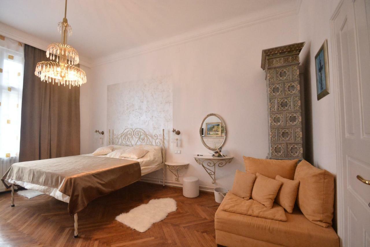 Rose & Margaret Kallina Zagreb Luaran gambar