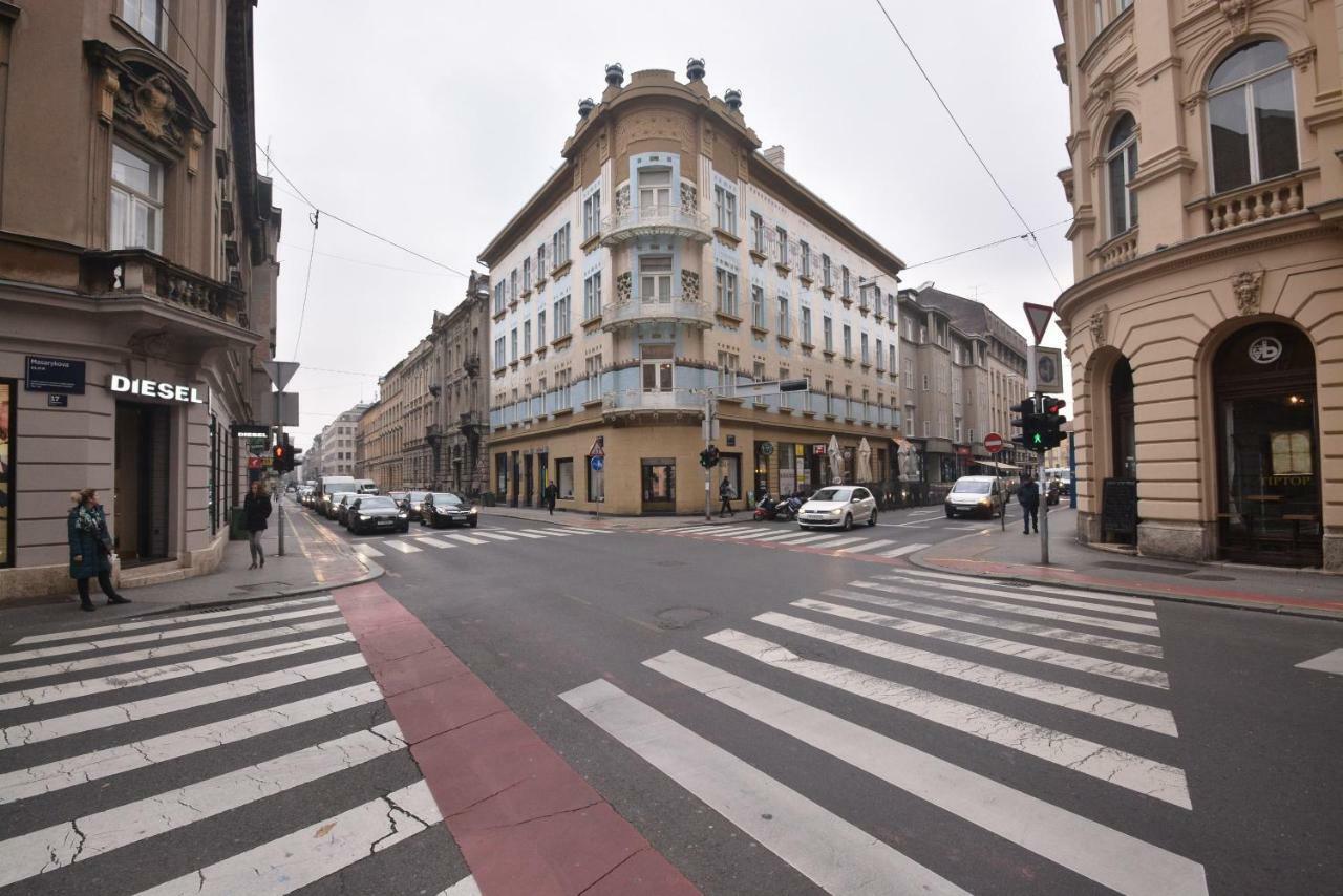 Rose & Margaret Kallina Zagreb Luaran gambar