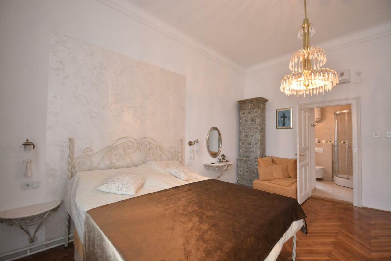 Rose & Margaret Kallina Zagreb Luaran gambar